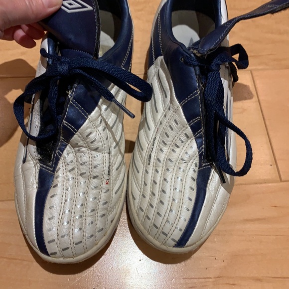 Indoor Umbro Women’s Soccer Shoes - size 7 - Picture 12 of 15